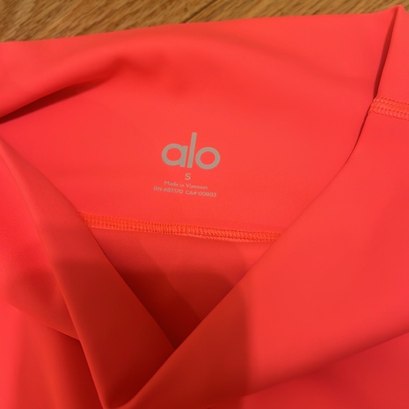 ALO Yoga High-Waist Airlift Legging - Picture 7 of 8